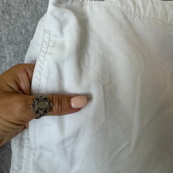 NWT L.L.Bean Shorts Women’s White UPF 50 Casual Coastal Athletic Sun Protection - Picture 4 of 13